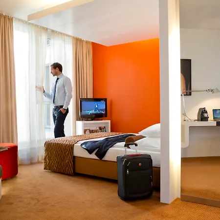 布拉迪斯拉发法肯斯特纳尔酒店 4*